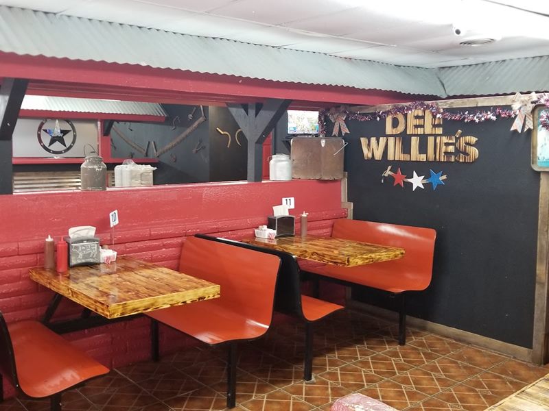 Texas D Willie's Smokehouse Zarzamora interior